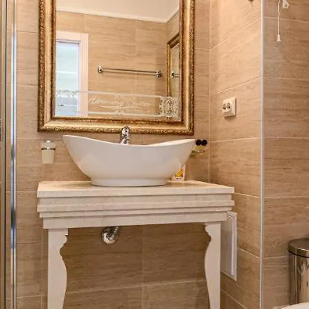 луксозен апартамент с 2 спални в Harmony Suites 11
